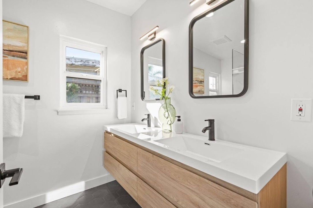 Complete Eichler renovation in Palo Alto - fully remodeled mid-century modern home